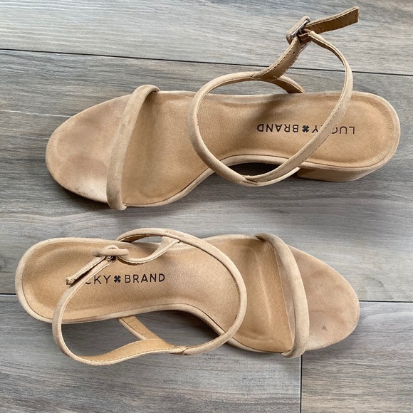Suede Wedge Sandal 7.5 Tan - Picture 4 of 11